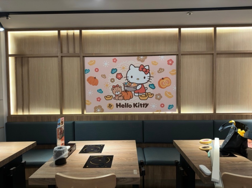 王品「聚 X Hello Kitty」期間限定南瓜鍋！送鑰匙圈與泡澡球等超萌好禮，粉絲必搶