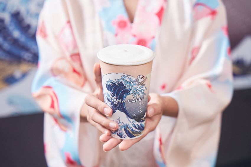 輕浪花奶霜拿鐵、冰梅酒拿鐵必喝！CAMA CAFE 和風盛夏咖啡祭掀藝術風潮，松菸浮世繪展覽超吸睛