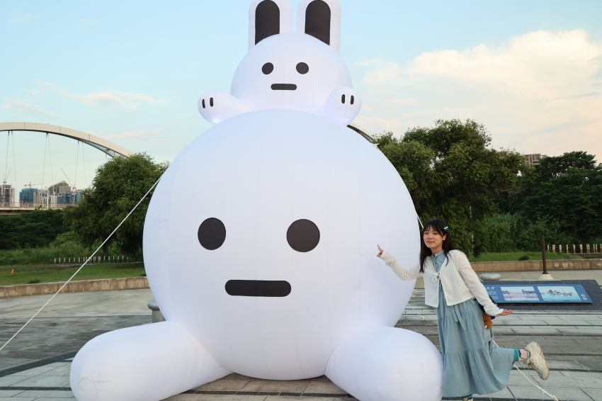 中秋新北活動一次看｜八里沙雕展、新月橋兔兔Q特展、猴硐貓村與林園月光織戀全攻略