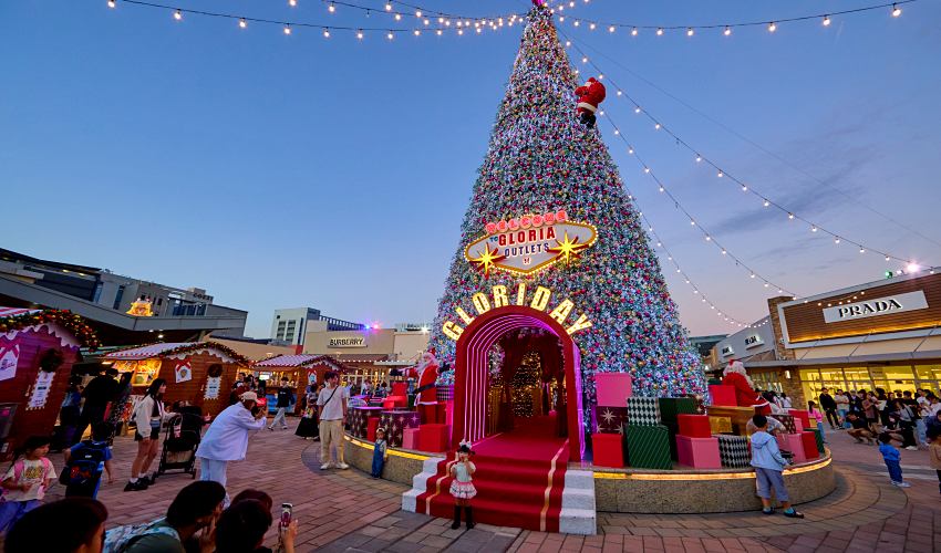 華泰20米飄雪穿越聖誕樹