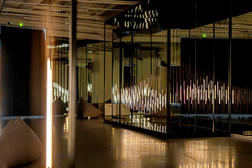 台中勤美術館推出沉浸式數位藝術展 以身體輸入探索光影與感知流動