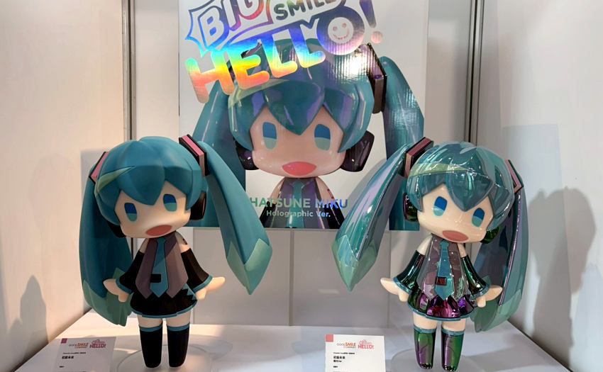 兩款不同質感的初音未來模型對比,呈現品牌在材質應用上的驚艷創意 。