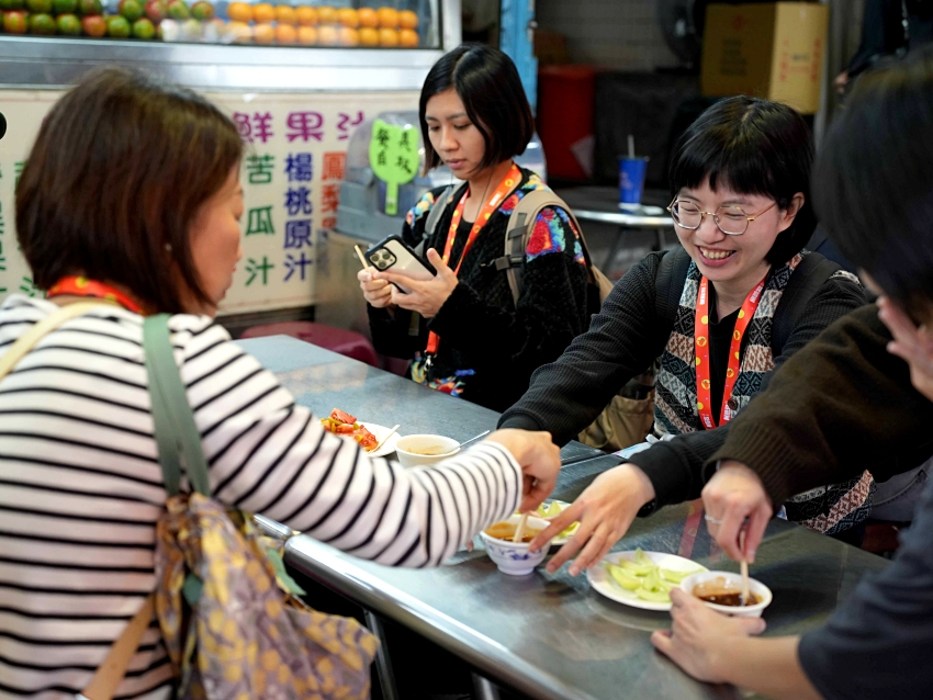 用雙腳玩轉高雄！鹽埕藝術季鹽域共振，企業贊助文化走讀扎根地方教育