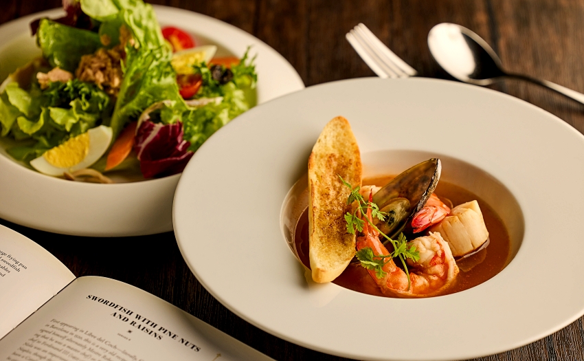 誠品行旅松菸食旅提案,義式料理與歐陸餐廳限時優惠,四人同行一人免費。