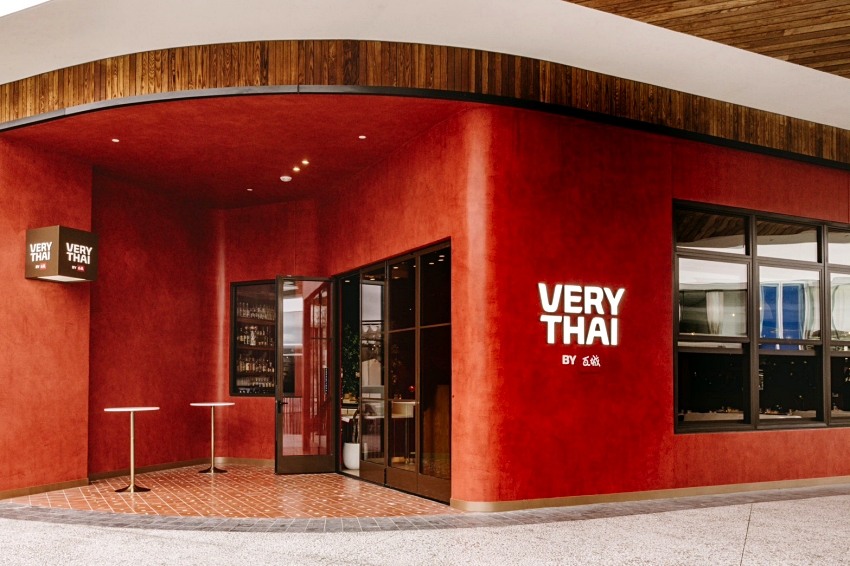 洛杉磯必吃泰式餐酒館，Very Thai by 瓦城進駐頂級商場試營運每日客滿。