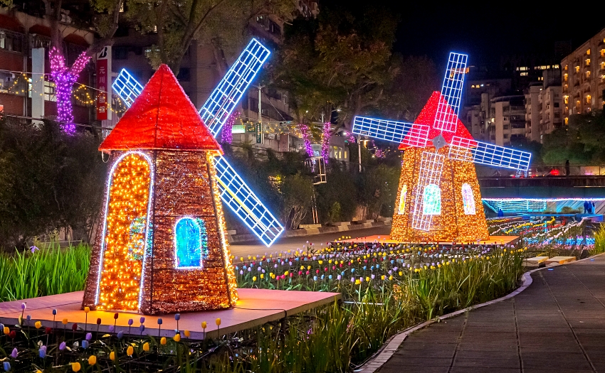 新北中港大排光雕秀攻略，4大燈區與假日市集打造春季視覺盛宴