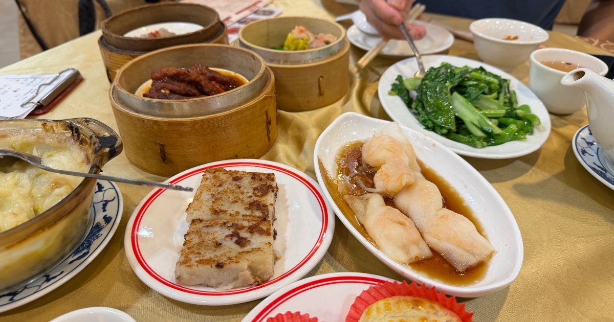 西門町港式飲茶推薦！港九香滿樓40年老字號，傳統蒸籠推車叫賣必吃蝦餃燒賣