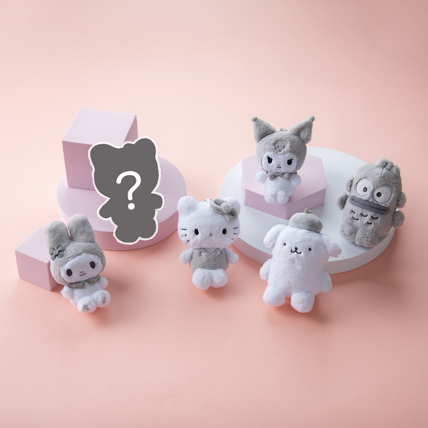 三麗鷗灰白娃娃掛飾SuperCard悠遊卡盲盒展示灰白角色造型。圖／悠遊卡公司提供