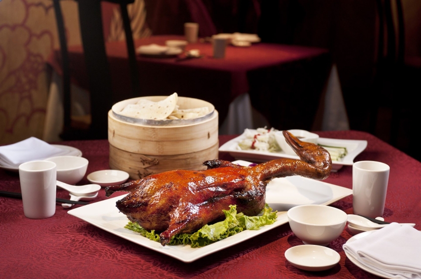 凱撒飯店片皮烤鴨合菜主菜。圖/凱撒飯店連鎖提供