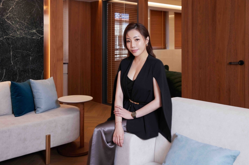 蘊光之境執行長Joanna分享隆乳諮詢與個人化胸型規劃。圖／蘊光之境診所提供
