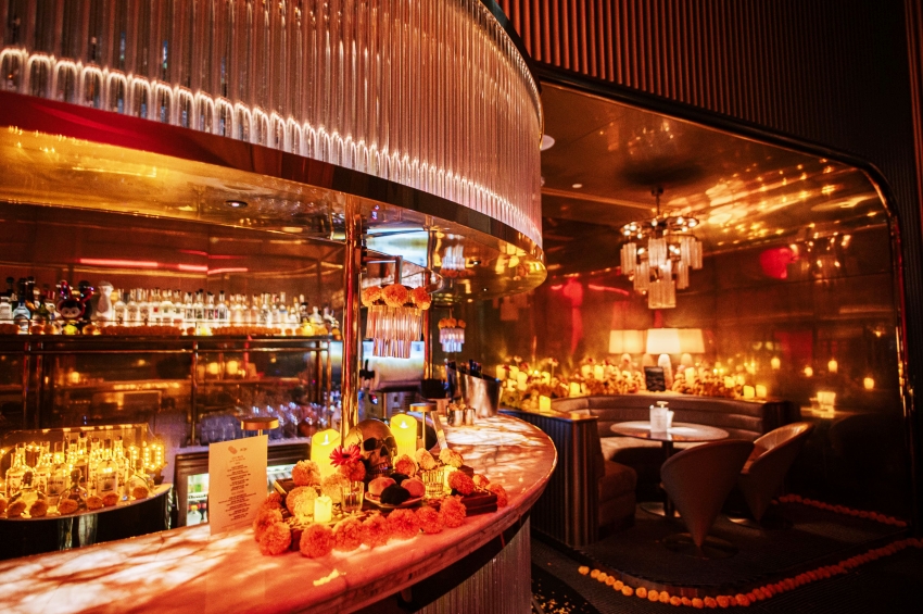 ・曼谷The Standard酒店 萬聖節 ・Ojo餐廳 亡靈節派對 ・曼谷高空酒吧 派對 2026 ・Honky Tonks Tavern 曼谷快閃 ・曼谷 10月31日 活動 ・曼谷The Standard 門票價格 ・曼谷萬聖夜 景點推薦